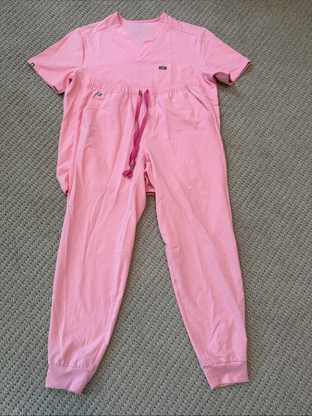 Figs Women's Scrub Set in Pink